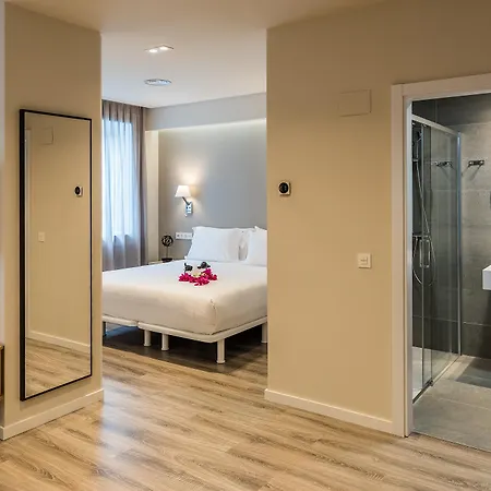 Center By Abba Apartahotel