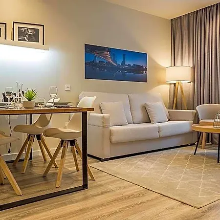 Lägenhetshotell Center By Abba 4*